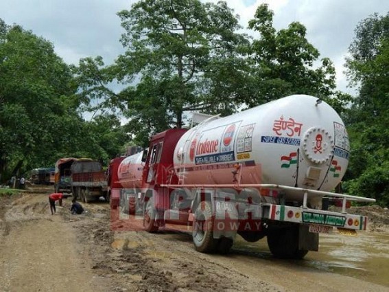 No solution of Cooking gas crisis in Tripura : Cylinder-Import from Silchar halts due to NH-44â€™s pathetic condition