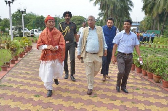 Trinamool activists show black flag to Tripura Governor