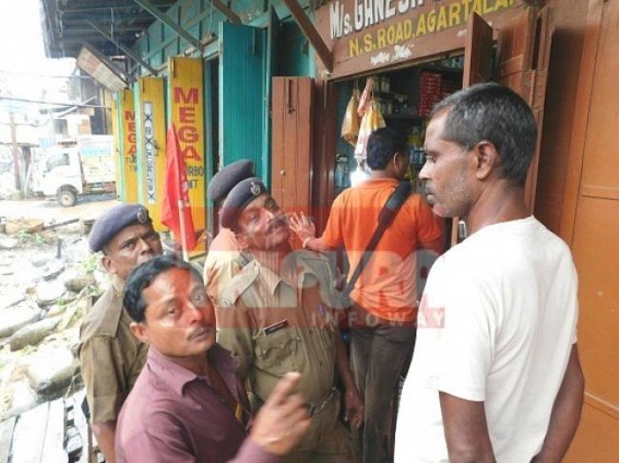 Shop looted at Gol Bazar