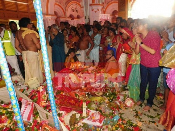 Hindus offer Anjali to Devi Durga on Maha-Astami 