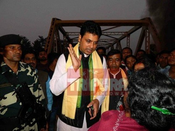 Biplab attempts to draw attention at Dharmanagar   