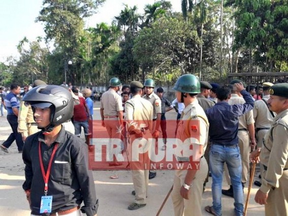 CPI-M / BJP clash : 22 injured  including 2 women, 1 journalist : Tear gas, lathi charge to control the situation 