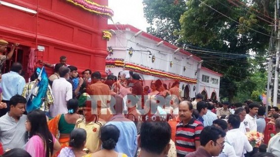 Devotees' row goes till National Highway at 500 yrs old Ancient Tripura Sundari Temple : High Security deployed as lakhs of devotees gathered to celebrate Diwali