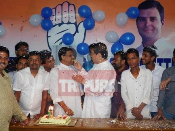 Pappu-Orientation :  3 birthday cakes were cut  in last 1 years by Congress & they are : Rahul Gandhi, Indira Gandhi, Sonia Gandhi