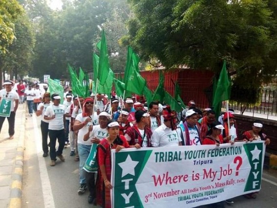 Delhi-Cholo movement of CPI-M's youth wings kick off at Rajpath, slogans, 'Where is My Job?'