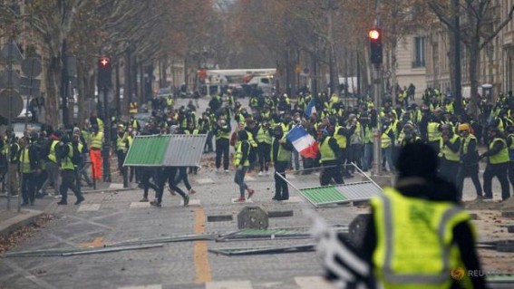 288 arrested in Paris protests against rising fuel prices