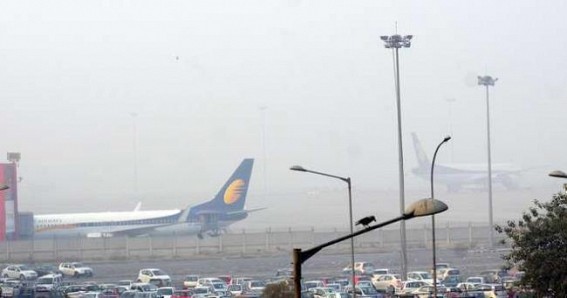 Fog disrupts air, rail traffic; air quality 'severe' in Delhi 