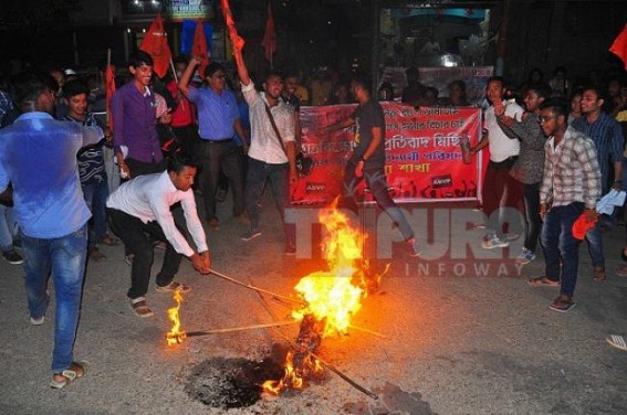 ABVP burns Bengal CM's effigy in Tripura on Rajesh, Tapas murders  
