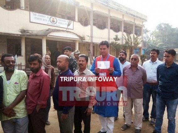 Biplab casts vote at Udaipur
