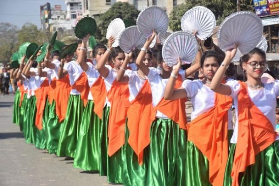 Netaji Subhas Vedyaniketan students celebrate Netaji Jayanti, colourful rally draws mass attention