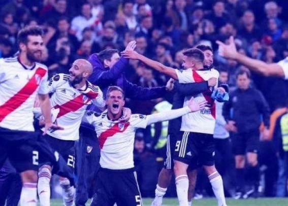 Quintero fires River Plate to victory over leaders Racing