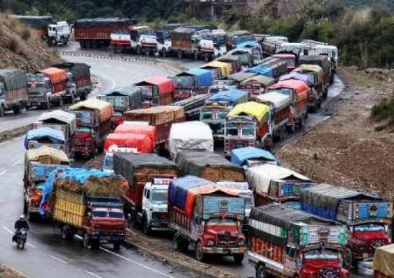 Jammu-Srinagar highway restored: Over 1,400 trucks head for valley