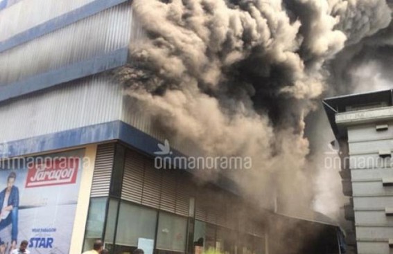 Major fire engulfs footwear showroom in Kochi