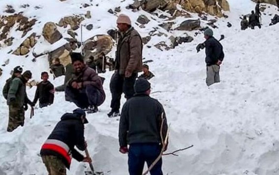 Body of trooper found in Himachal glacier; 4 still missing