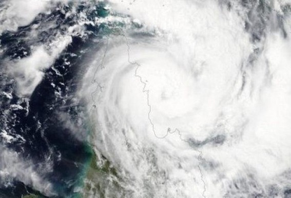2nd cyclone lashes Australia with destructive winds