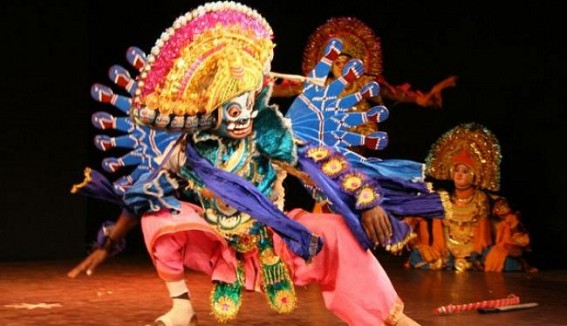 Bengal folk theatre echoes Mamata's 'Delhi Chalo' dream