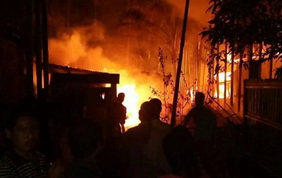 CPI-M leader's house burnt at Kalaynapur