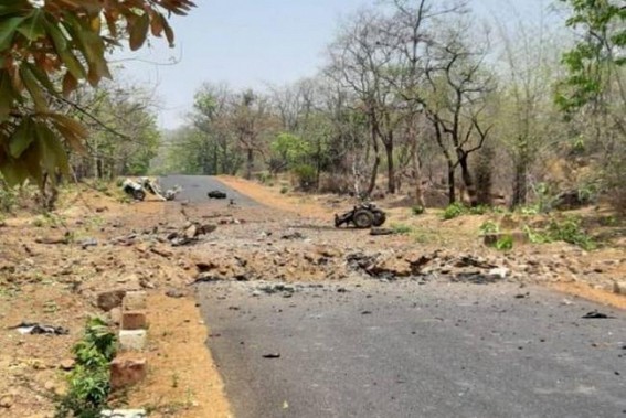 15 commandos, civilian killed by Maoists in Gadchiroli 