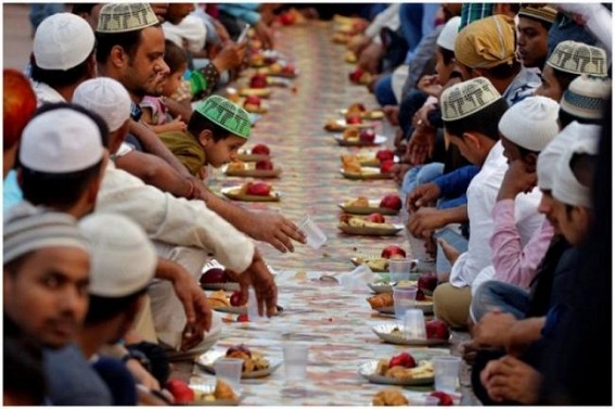 Ayodhya's Ram Sita Temple Serves Iftar Meals to Muslim Devotees on Premises, Wins Hearts