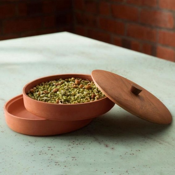 This Indian brand provides handcrafted kitchenware which are sustainable and environment-friendly