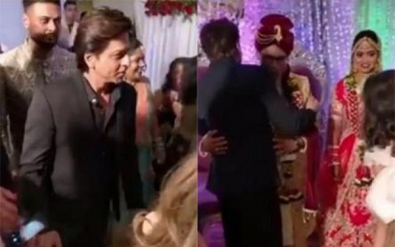 Shah Rukh attends wedding of his hairstylist's sister