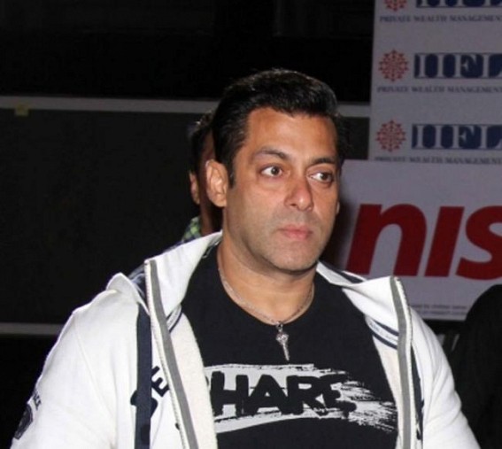 Salman Khan slaps security guard, cleaves netizens