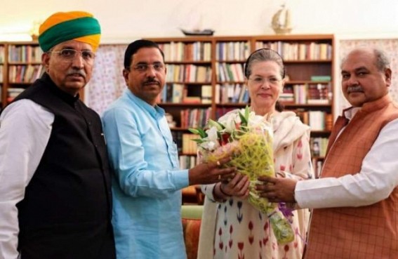 BJP leaders meet Sonia to seek cooperation in Parliament