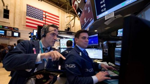 US stocks close lower