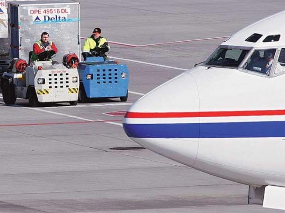 Private operators' plan for aircraft security hits air pocket Private operators' plan for aircraft security hits air pocket