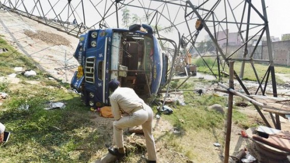 4 killed, 12 injured as bus hit electric pole in Bihar