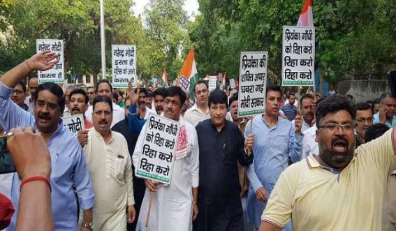 Congress protests Priyanka's detention in UP