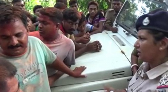 BJP activists  gheraoed women policeâ€™s vehicle, Police forced to change statement against BJP