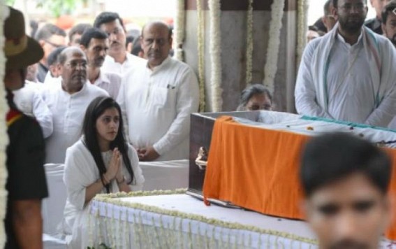 Jaitley cremated with full state honours