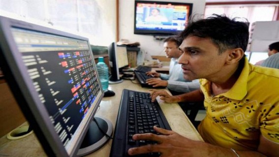 Fall in bank stocks drags Sensex down 1%