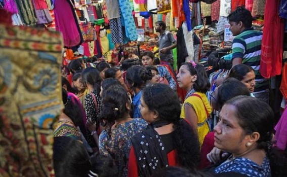As salaries Entered in employees' accounts, business went on peak in Pre-Durga puja season