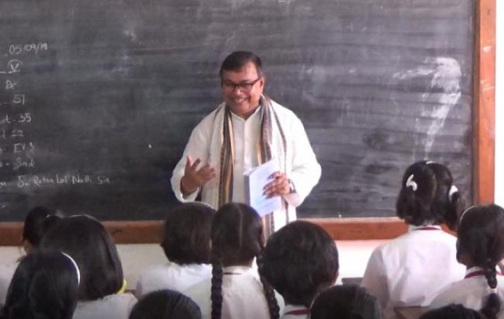 Education Minister teaches students on Teachers Day