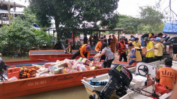 Over 20,000 flood victims trapped in Thailand