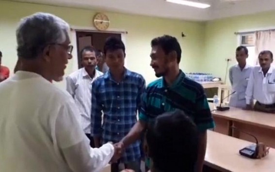 Tiprasa voters joined CPI-M : Manik Sarkar welcomed saying, â€˜Get ready to be beaten by goons, imposition of fake police casesâ€™ 