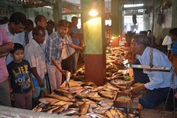 Vijaya Dasami food menus soars up Agartala markets in Tripura, heavy demands in fish, meat markets since morning