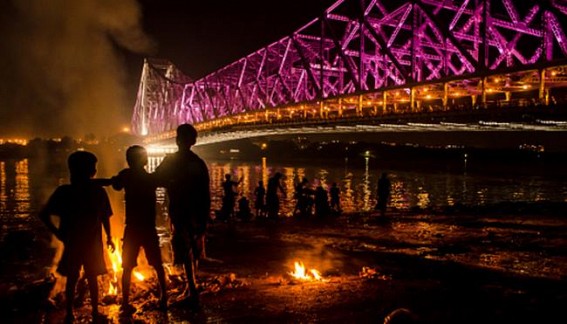 Festive fervour in Bengal as Kali Puja-Diwali coincide