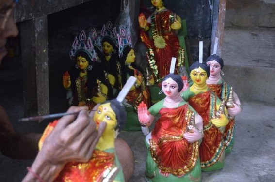 No Wealth to buy the â€˜Goddess of Wealthâ€™ : Laxmi idolsâ€™ demands downed in 2019 puja markets  