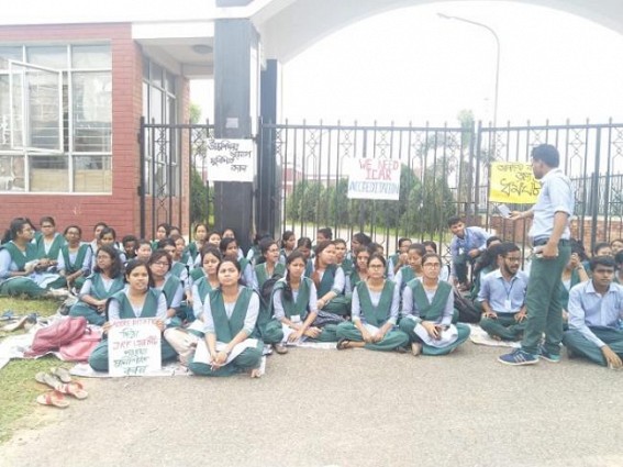 Students sat in protest in demand of ICAR affiliation to â€˜College of Agricultureâ€™