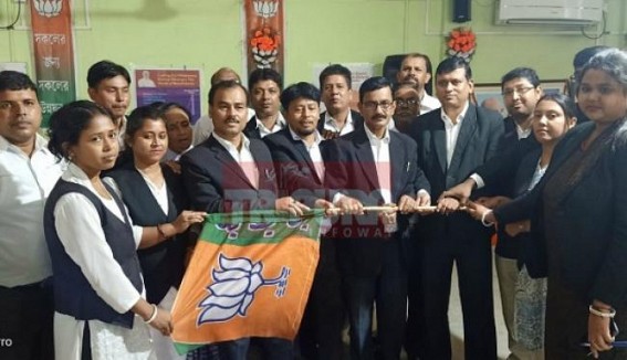 Advocates joined BJP, took oath for â€˜Sab Ka Sath,Sab Ka Vikasâ€™