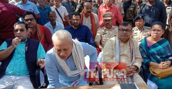BJP, IPFT leaders jointly visited agitation spot of foodless Brus