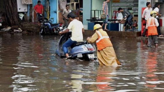 Heavy rains lash Hyderabad, other Telangana districts