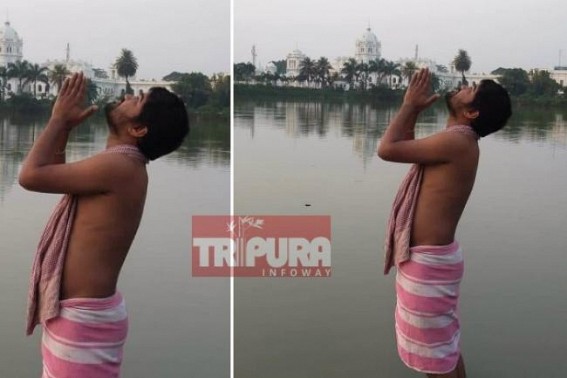 BJPâ€™s Mandal leader takes â€˜holy dipâ€™ after expelled from party, photo goes viral in social media