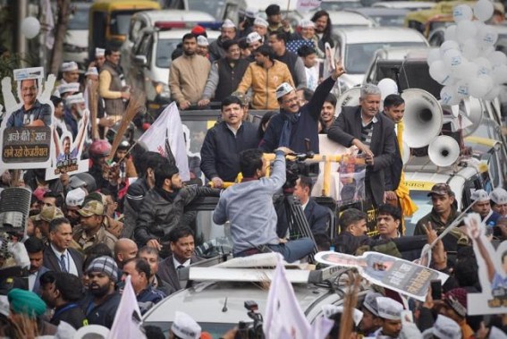 Kejriwal holds massive roadshows in west Delhi