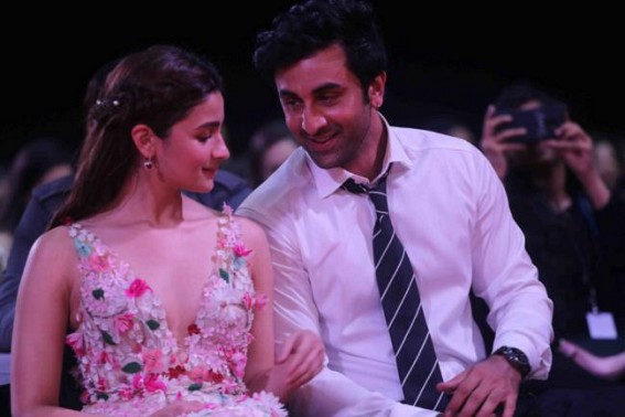 Ranbir giving a peck on Alia's cheek, picture goes viral