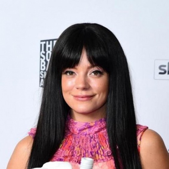 Lily Allen says she's married to David Harbour before correcting herself