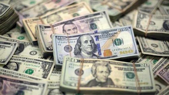 US dollar rises on risk aversion